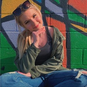 Meet your Posher, Ashley